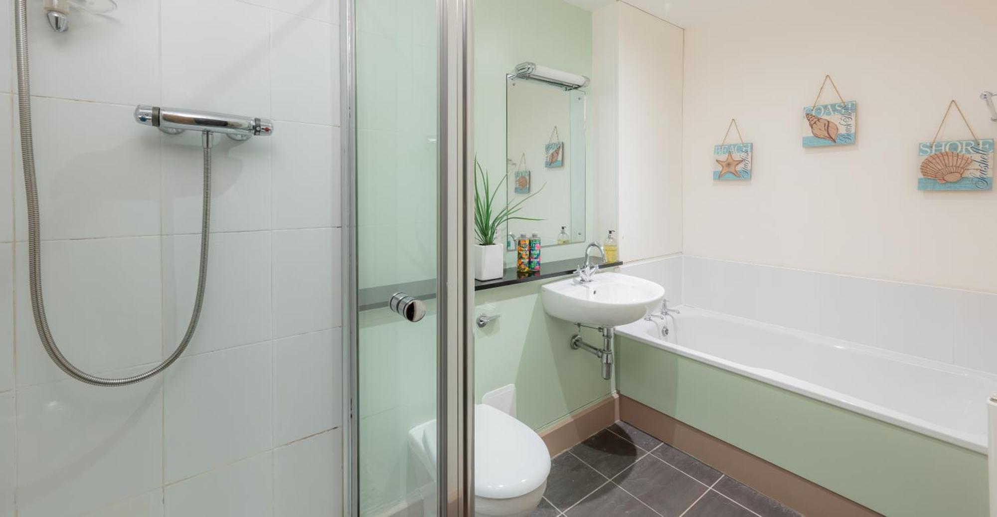 The Caledonian 3 Bedroom Self Catering Apartment In Historic Abbey Fort Augustus Exteriör bild