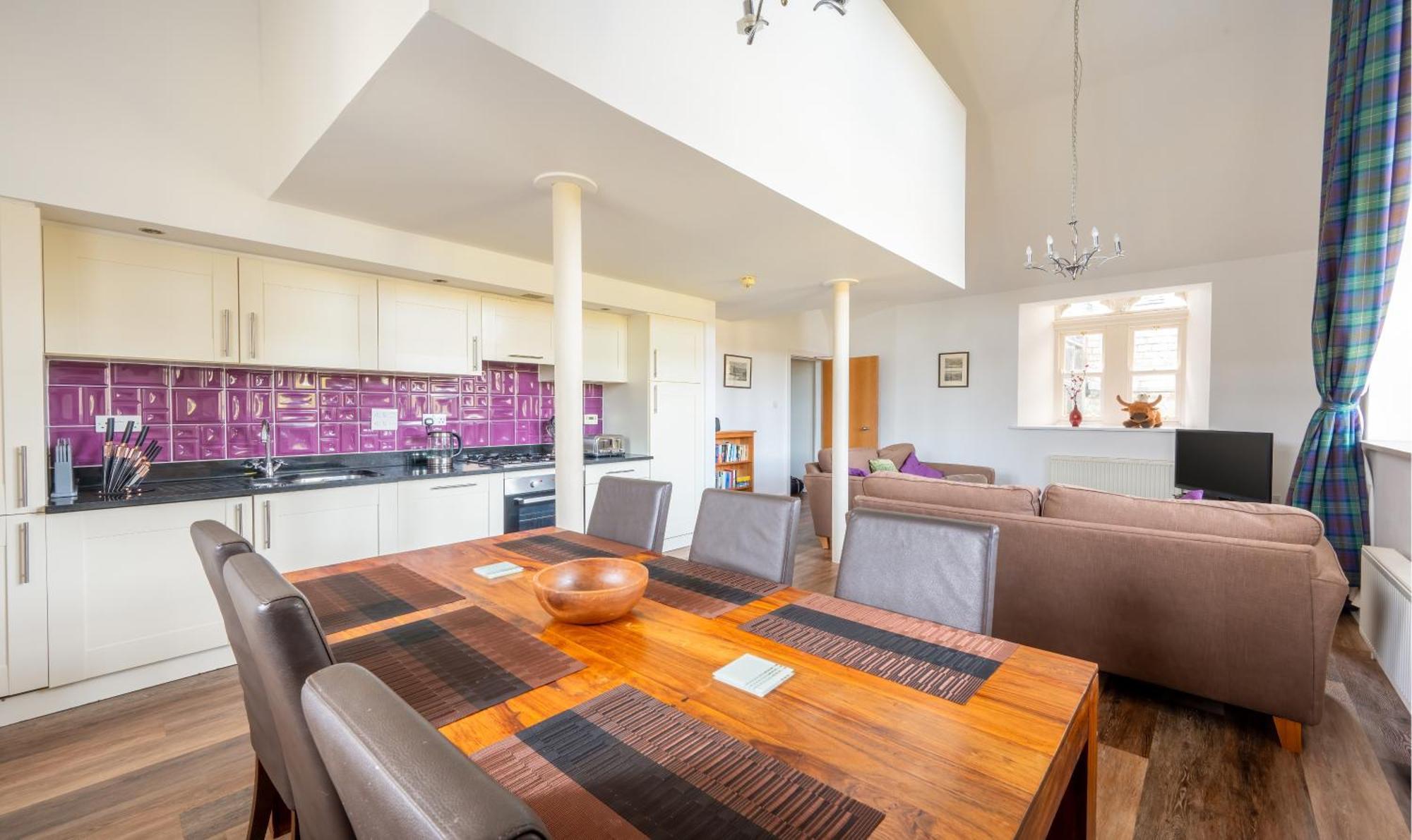 The Caledonian 3 Bedroom Self Catering Apartment In Historic Abbey Fort Augustus Exteriör bild